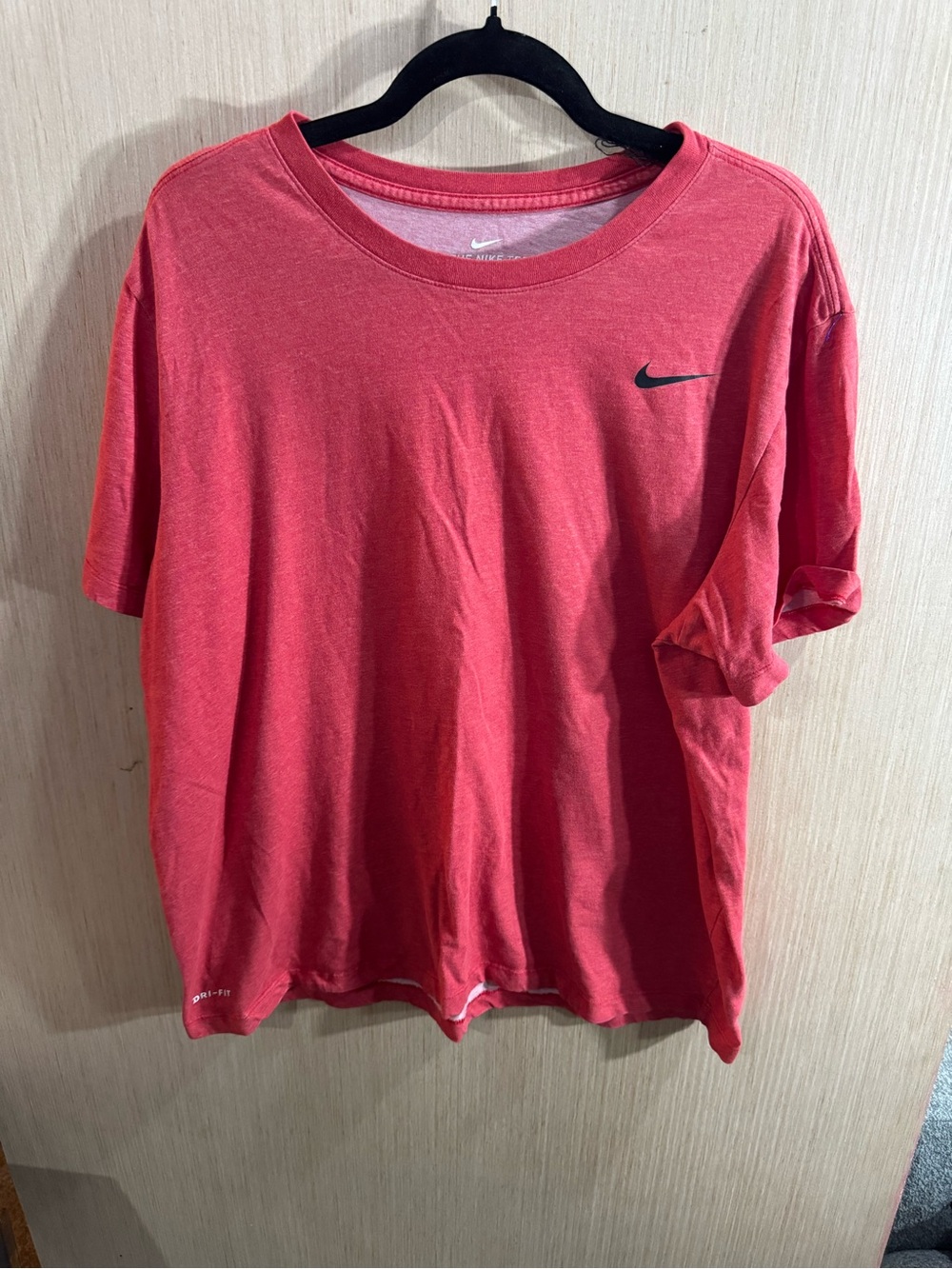 Mens Nike The Nike Tee Red Short-Sleeve Crew Tee with Swoosh Size XL